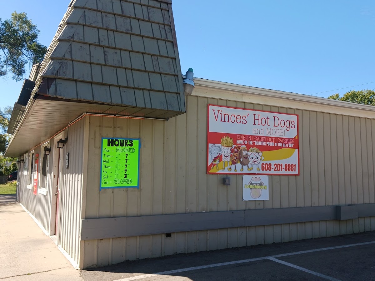 Vinces' Hot Dogs & More - Shopiere Rd.